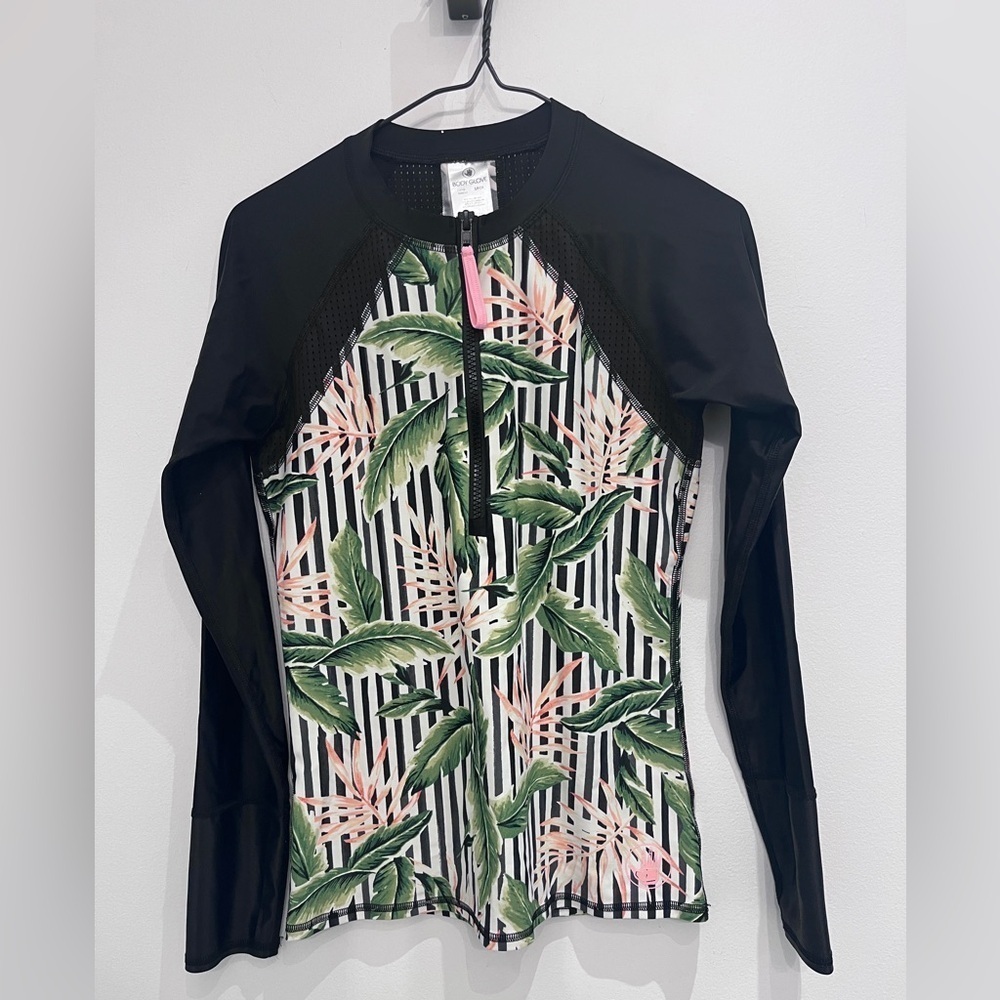 Body Glove Samoa Surf's Up ›
Rash Guard size small